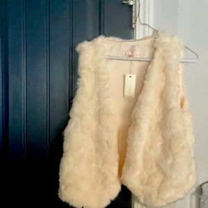 Bevello Short Fur Vest